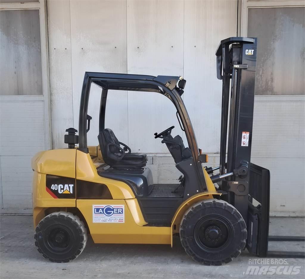 CAT DP40NT 柴油卡車