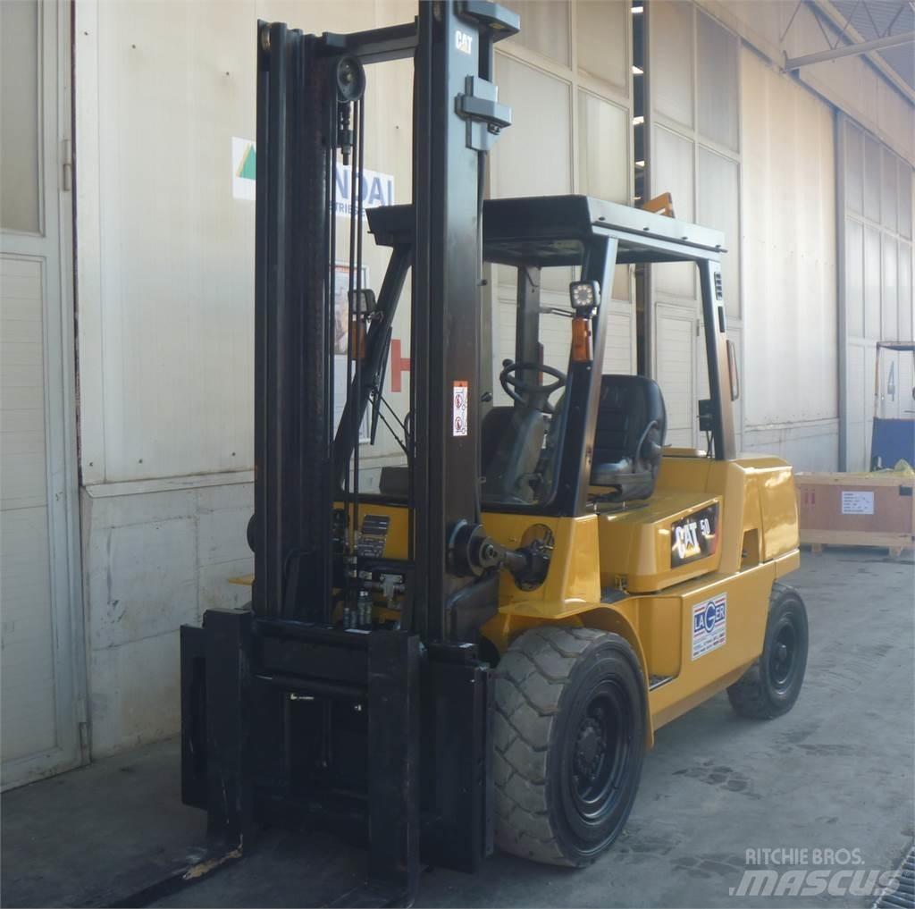CAT DP50K 柴油卡車