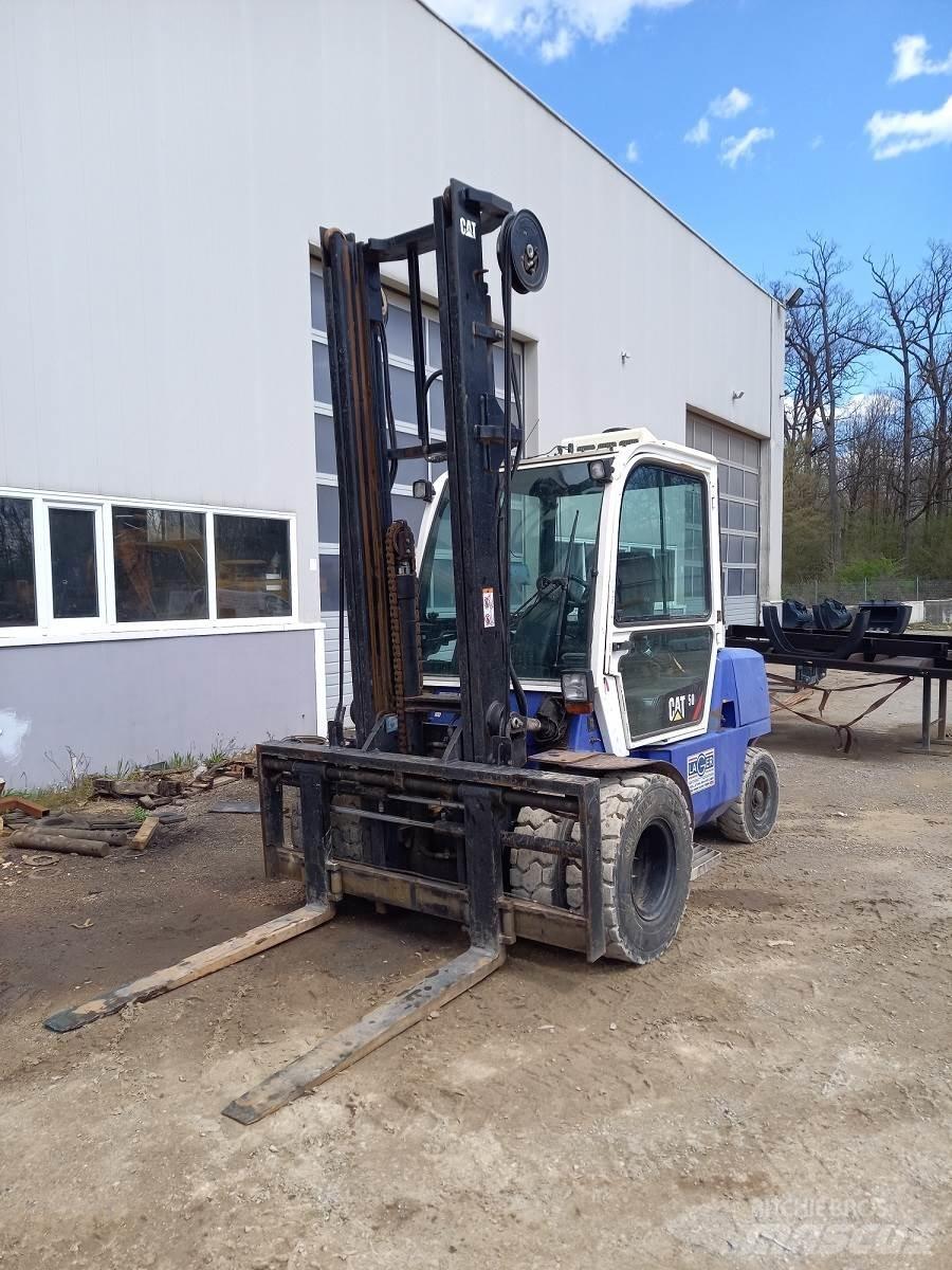 CAT DP50K 2 柴油卡車