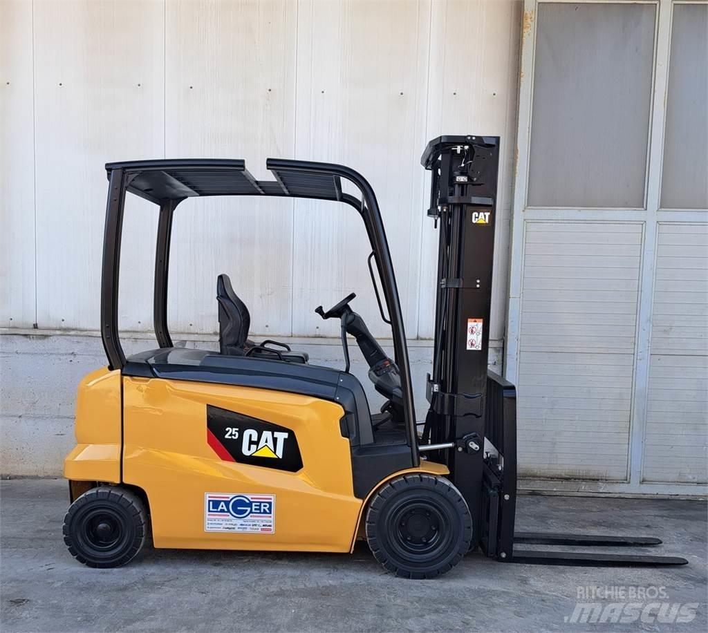 CAT EP25N 電動堆高機
