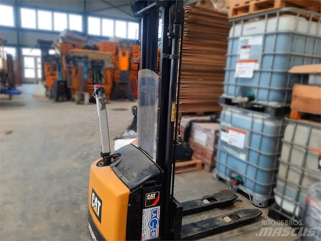 CAT NSP12N 低架升降機