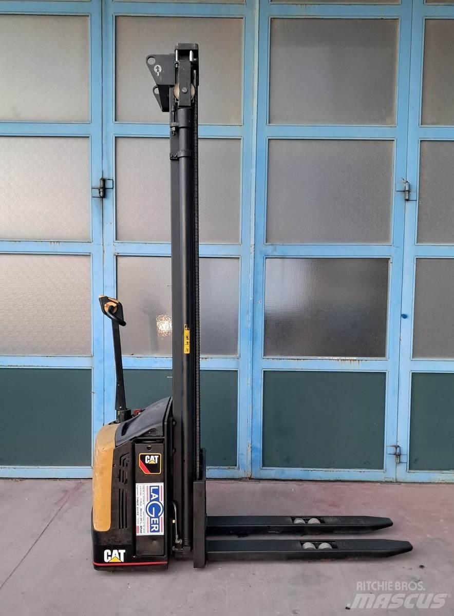 CAT NSP12N 低架升降機