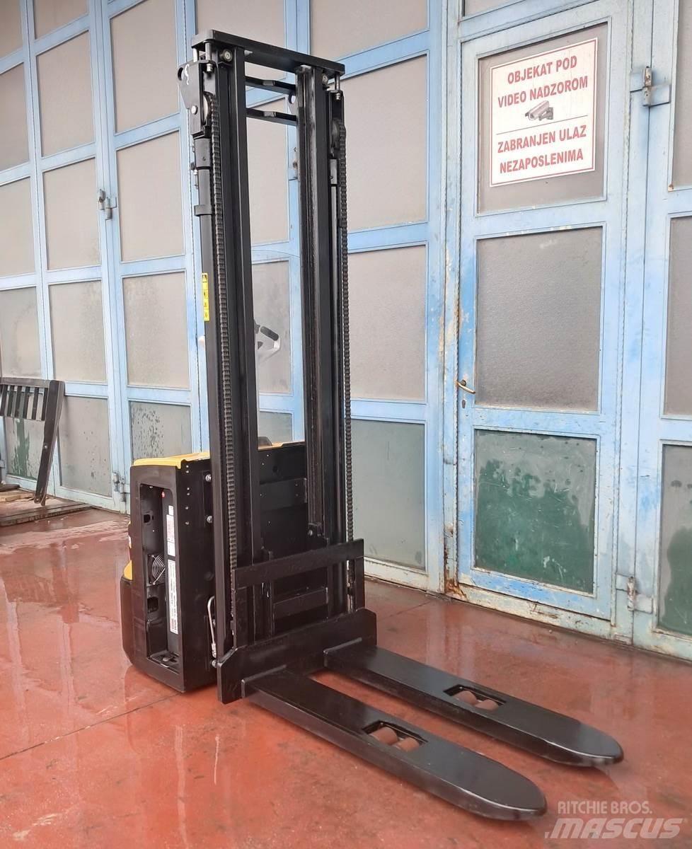 CAT NSP12N2 低架升降機