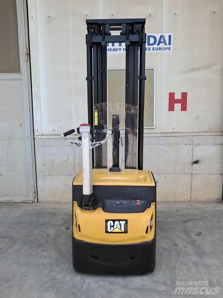 CAT NSP16N2 低架升降機