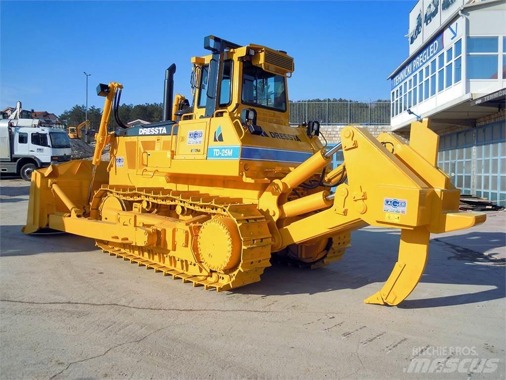 Dressta TD-25M 履帶推土機