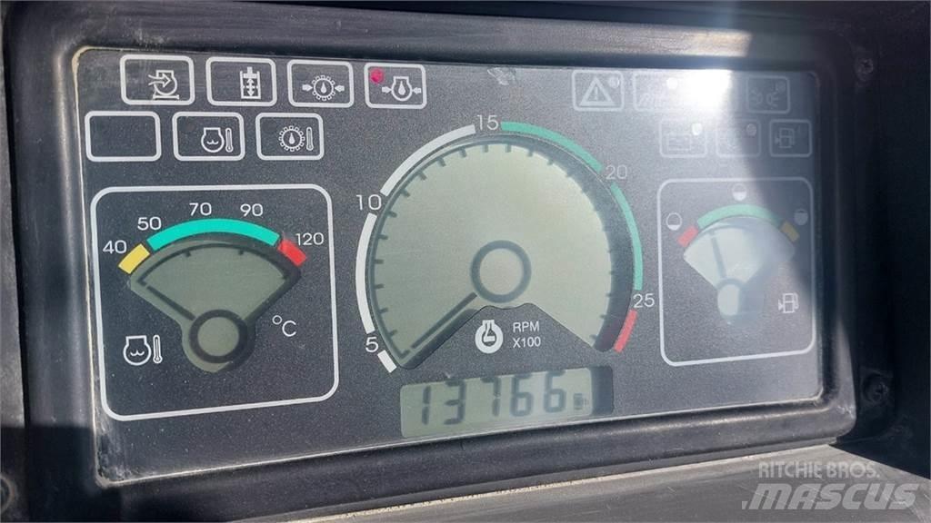 Fiat-Kobelco D180 履帶推土機