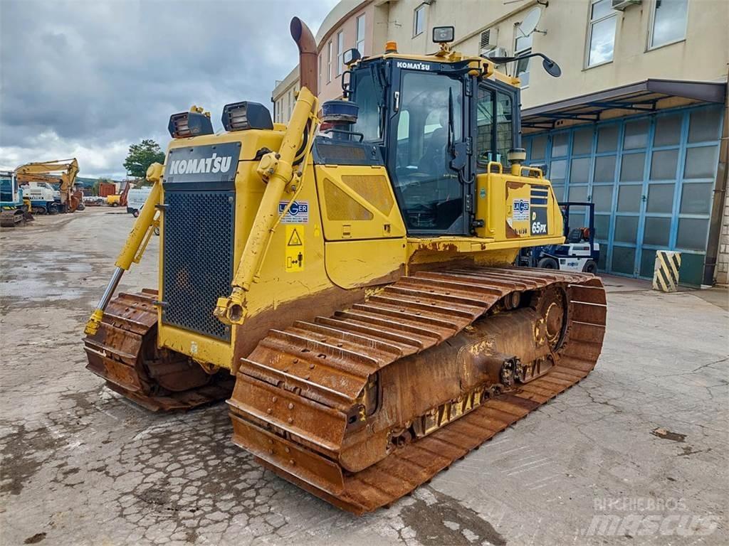 Komatsu D65PX-17 履帶推土機