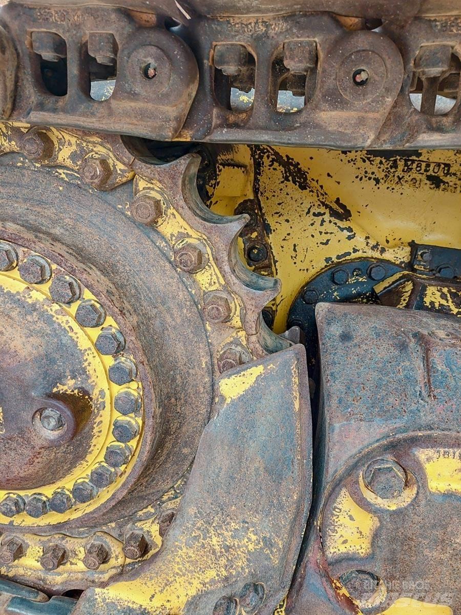 Komatsu D65PX-17 履帶推土機