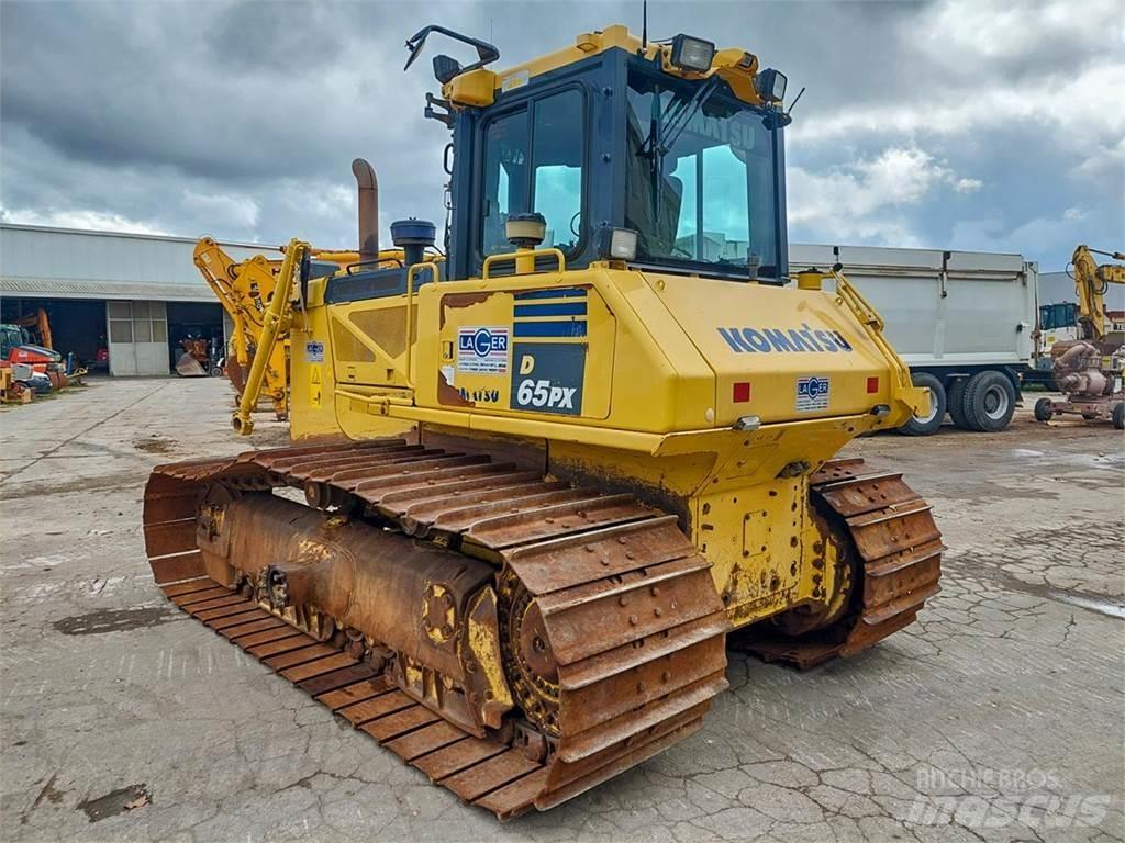 Komatsu D65PX-17 履帶推土機