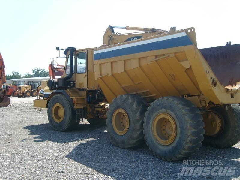 Komatsu HA270-3 鉸接式起吊車