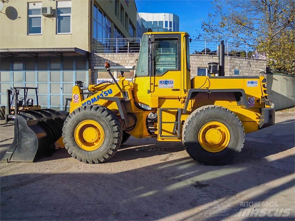 Komatsu WA270 輪胎式裝載機