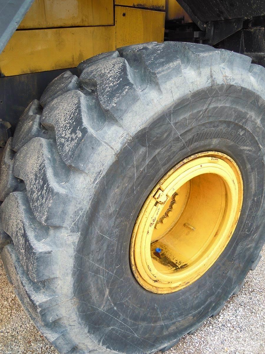 Komatsu WA430- 6E0 輪胎式裝載機