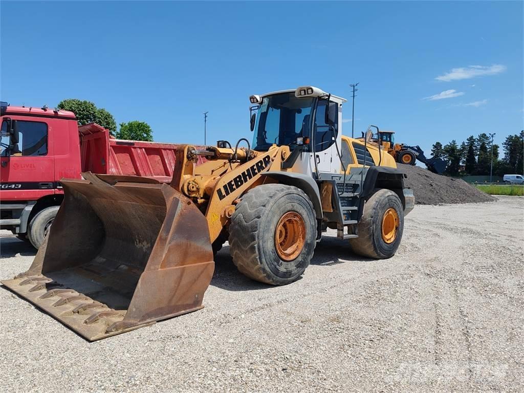 Liebherr L566 輪胎式裝載機