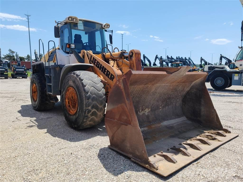 Liebherr L566 輪胎式裝載機