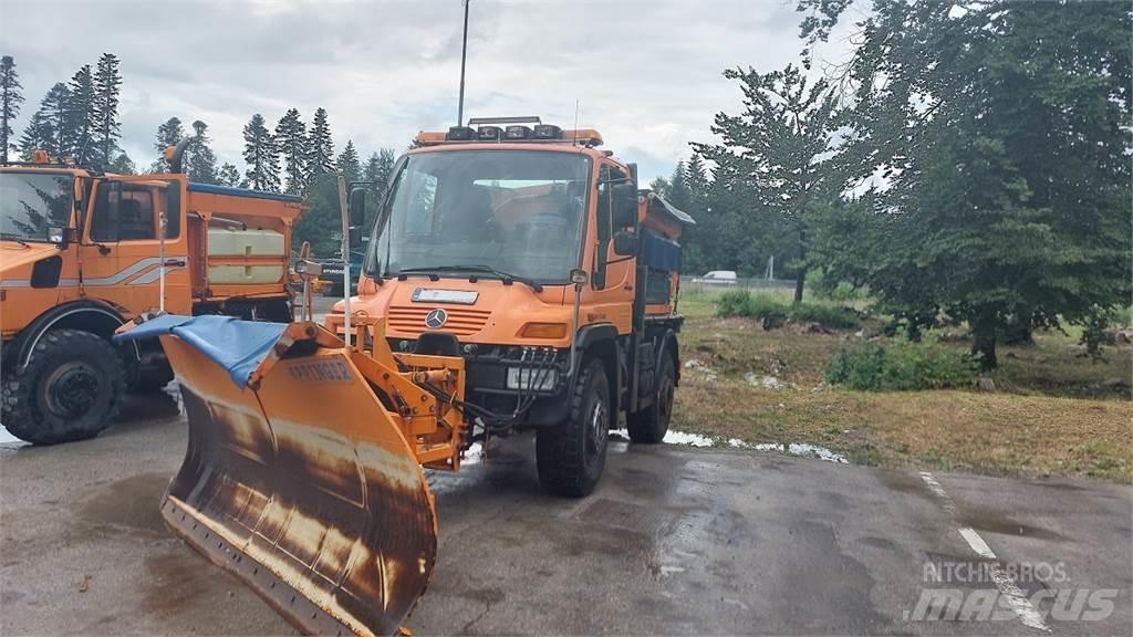 Mercedes-Benz Unimog U400 都市/通用型車輛