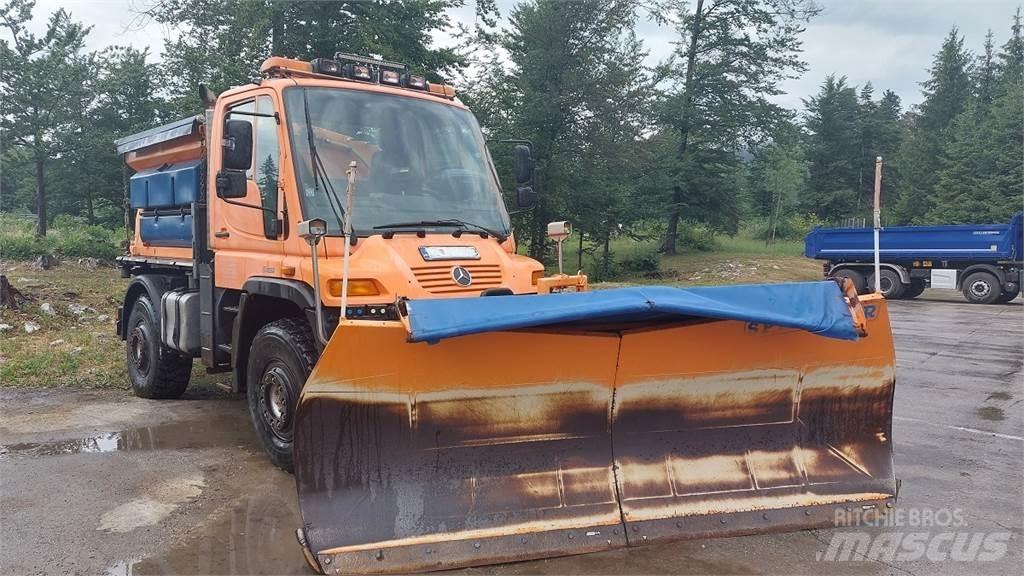 Mercedes-Benz Unimog U400 都市/通用型車輛