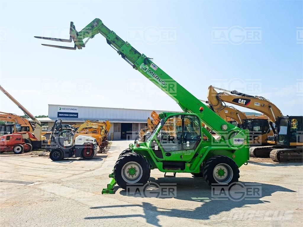 Merlo P40.17 伸縮臂操作車