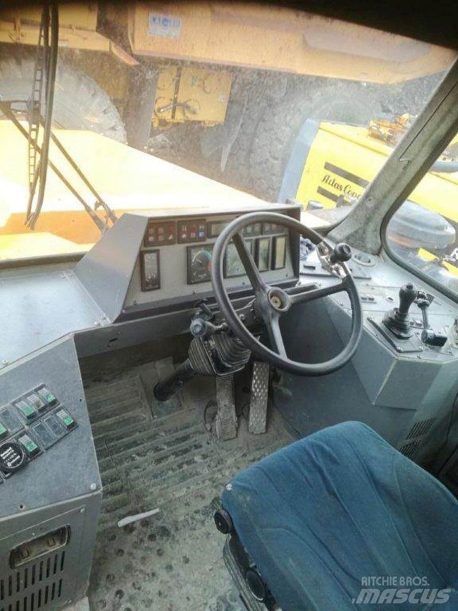 Moxy MT 40B 鉸接式起吊車