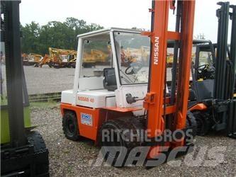 Nissan 40 柴油卡車