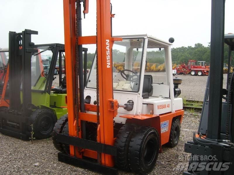 Nissan 40 柴油卡車