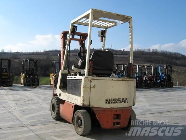 Nissan M01L15 電動堆高機
