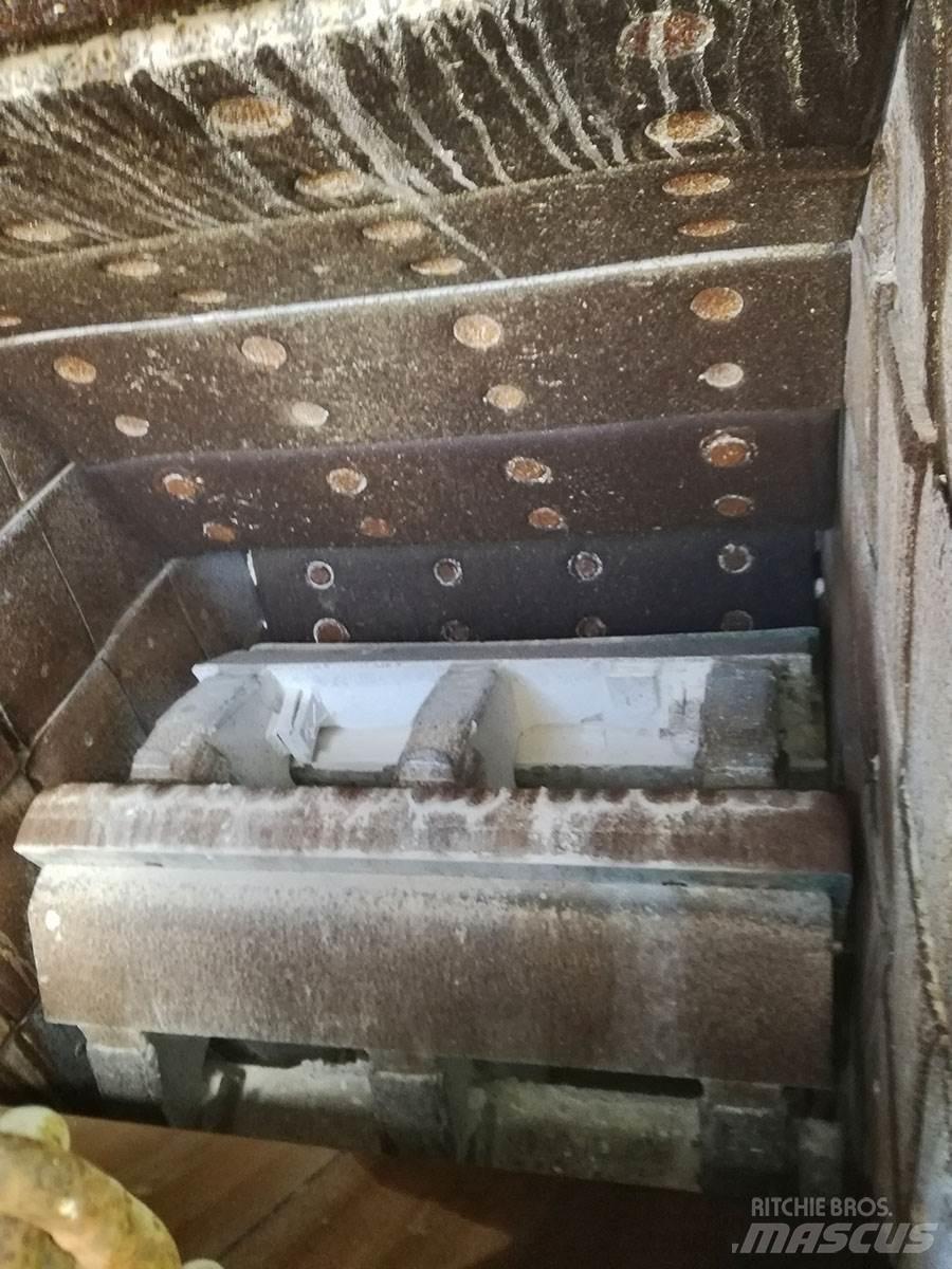 REV GCV 11.7 移動式壓碎機