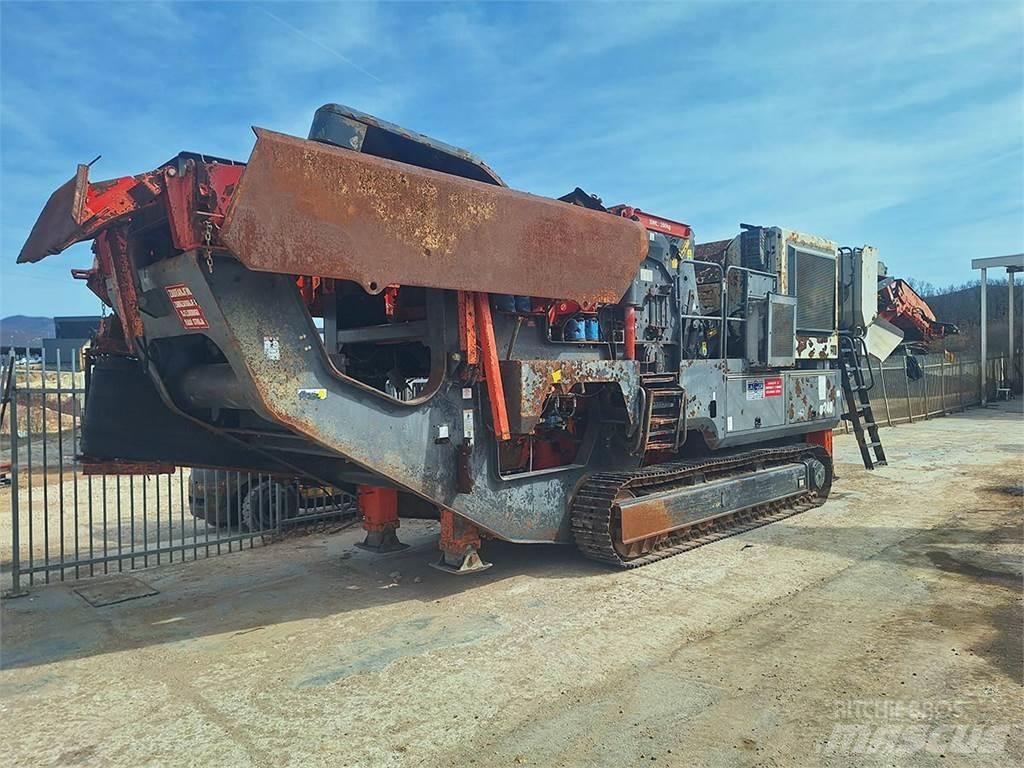 Sandvik QI 240 移動式壓碎機