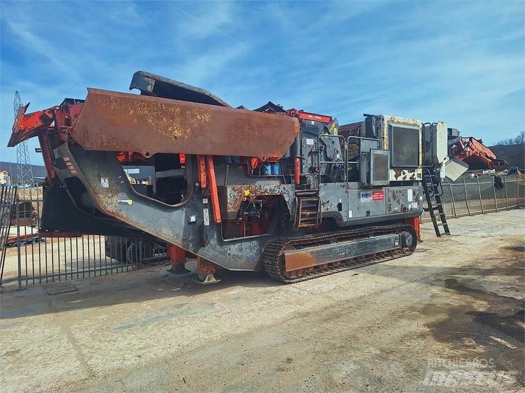 Sandvik QI 240 移動式壓碎機