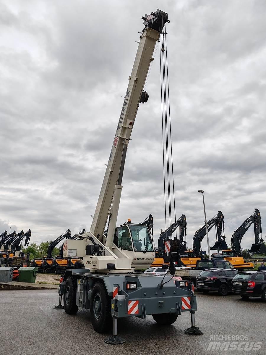 Terex RC30 越野起重機