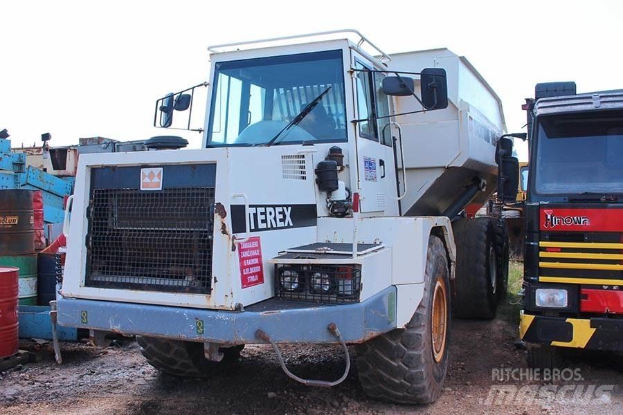 Terex TA30 鉸接式起吊車