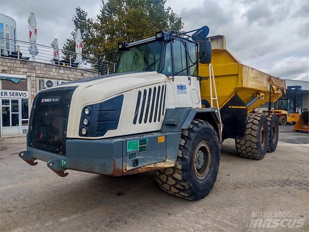Terex TA300 鉸接式起吊車