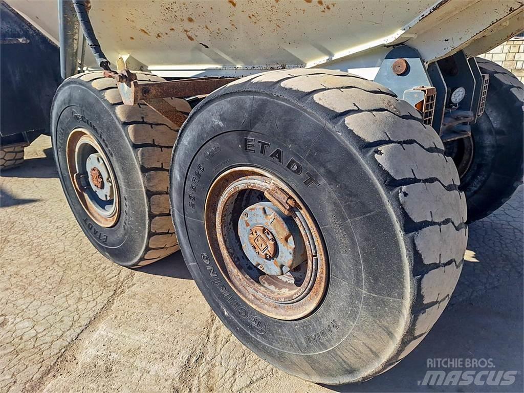 Terex TA300 鉸接式起吊車