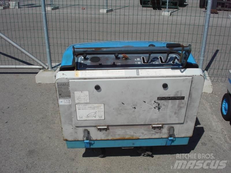 Toyota 4QBW9 清掃車
