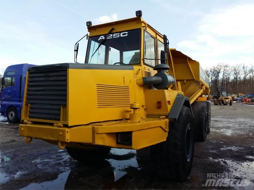 Volvo A25 鉸接式起吊車