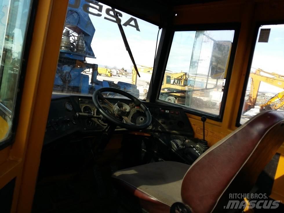 Volvo A25 鉸接式起吊車