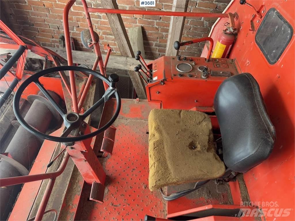 Deutz Fahr M900 聯合收穫機