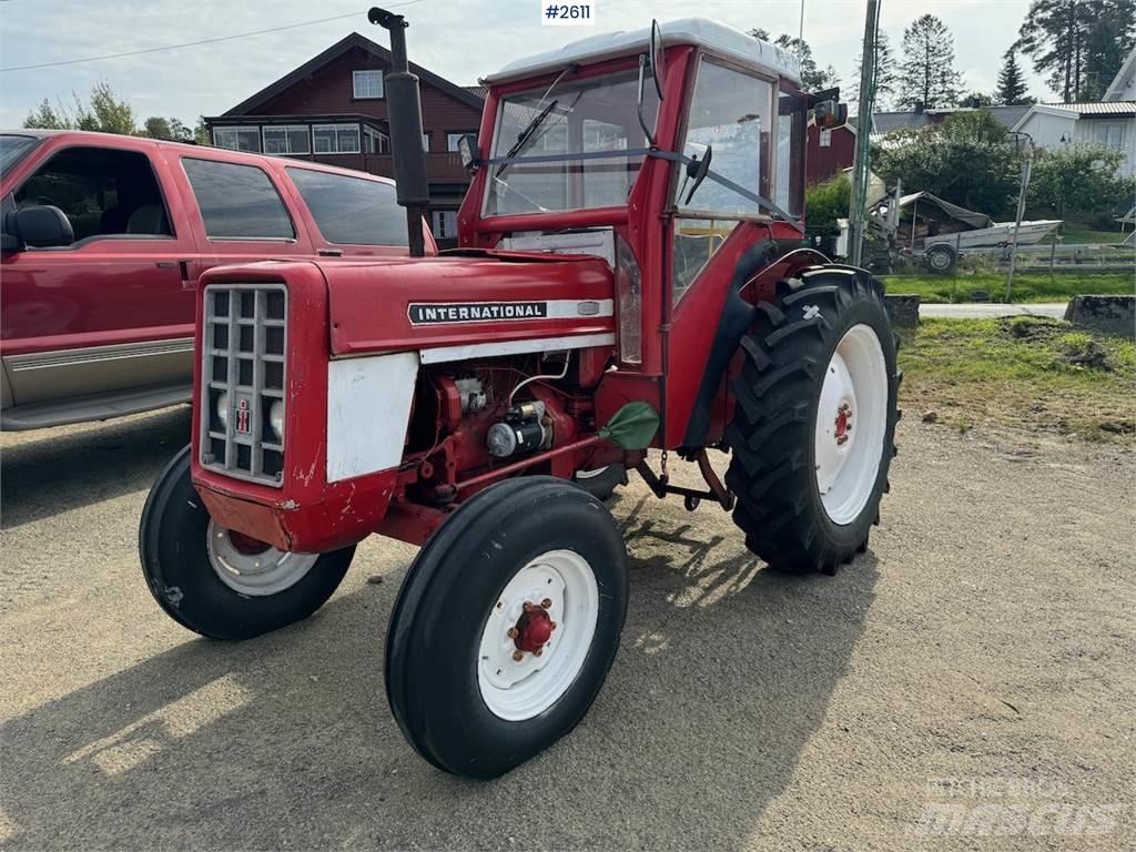 International 444 曳引機