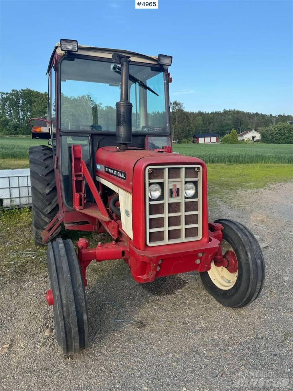 International 454 曳引機