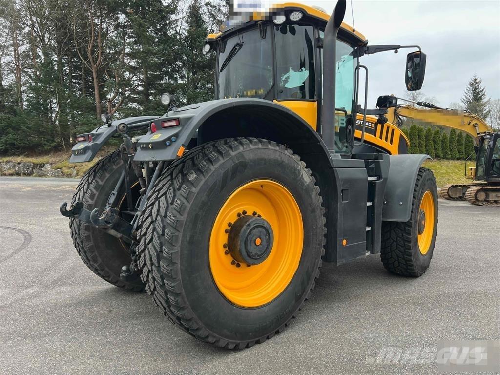 JCB Fastrac 8330 曳引機