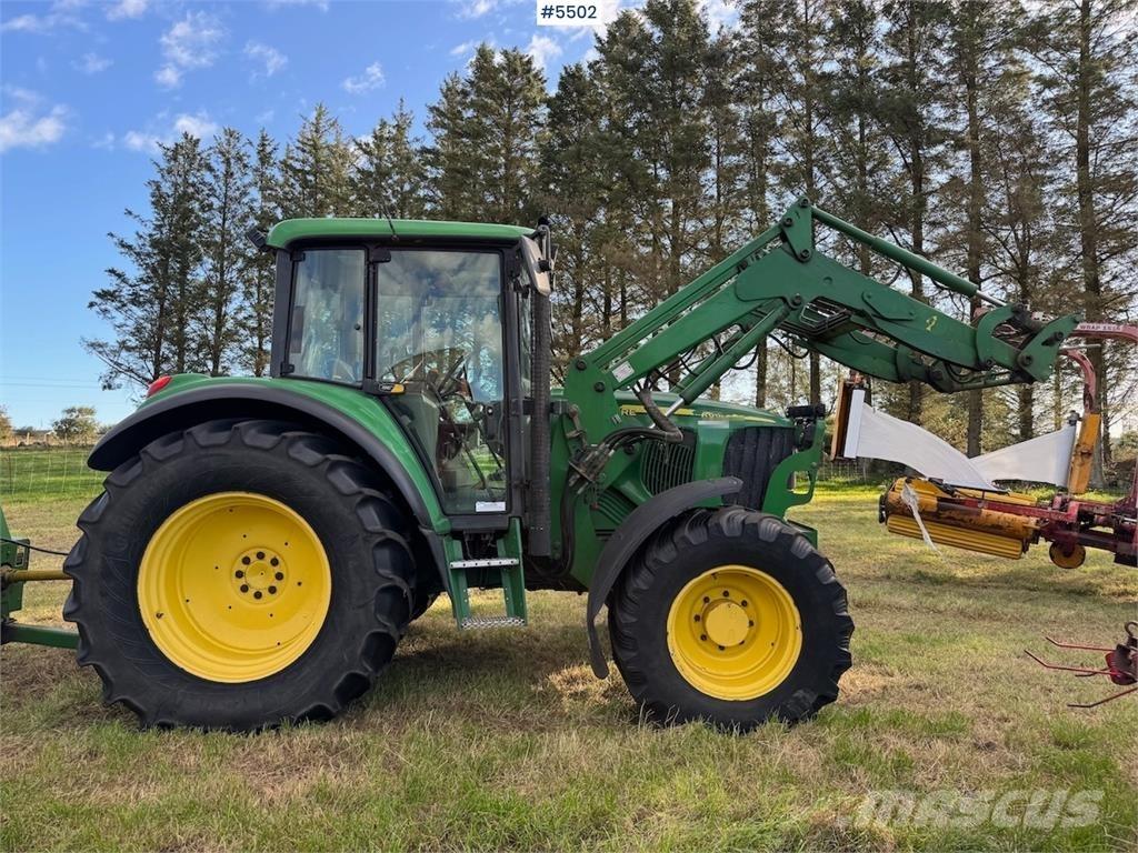 John Deere 6220 曳引機
