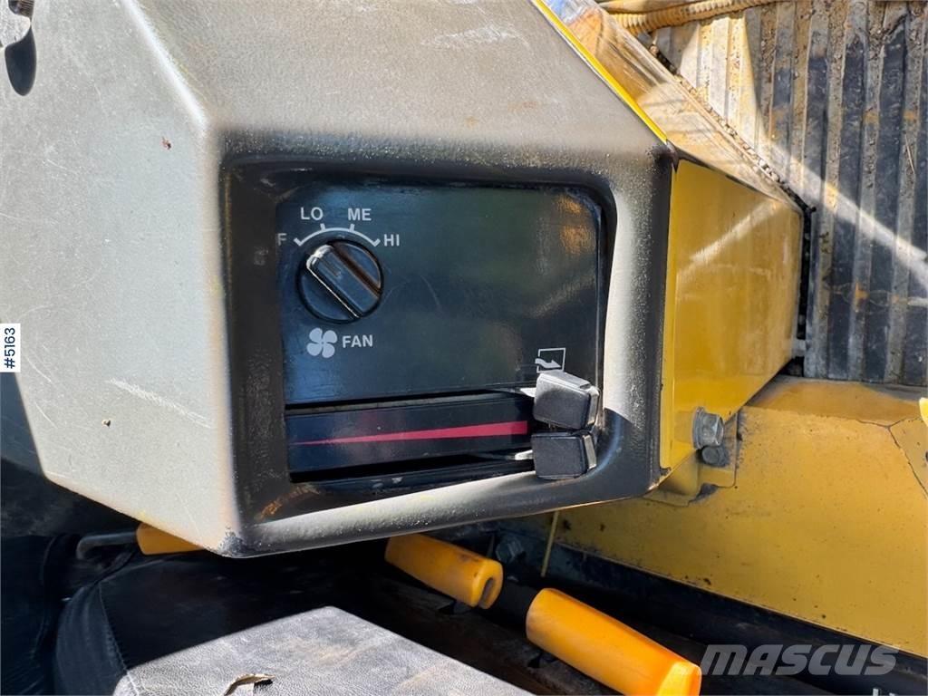 Komatsu WA420-1 輪胎式裝載機