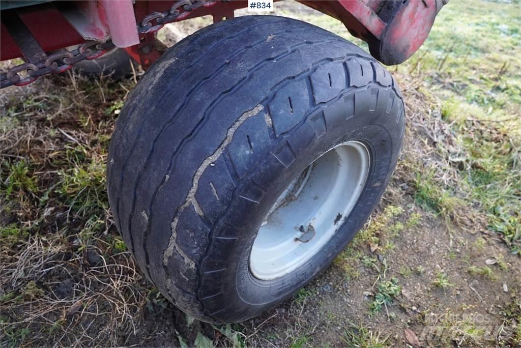 Kverneland UN7000 青飼料搬運車