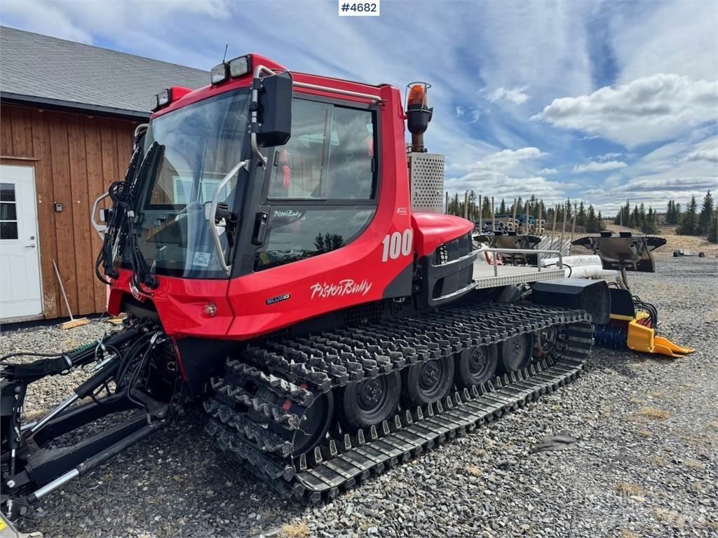  Pisten Bully 100 刮雪板和犁