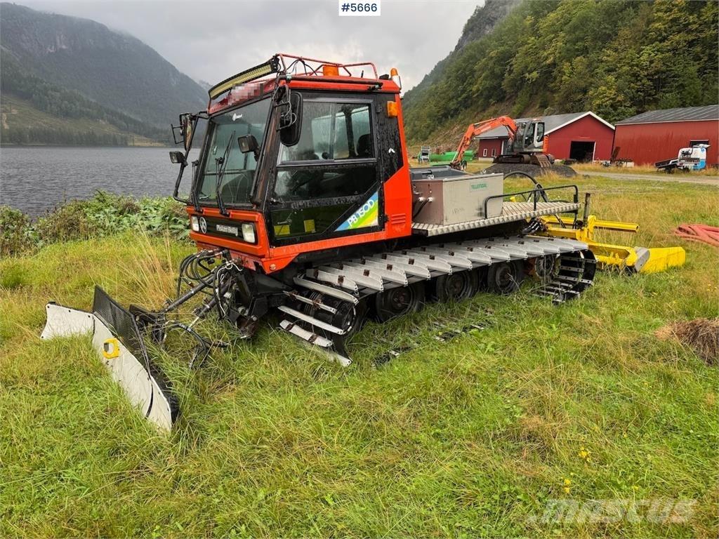  Pisten Bully 150D 刮雪板和犁