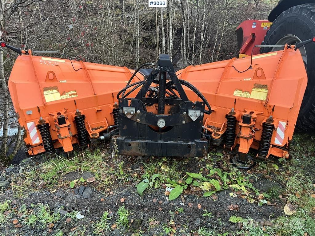 Pronar PUV-3600HD 刮雪板和犁