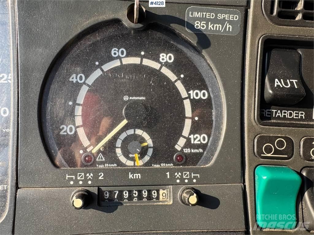 Scania 144G 貨箱式卡車