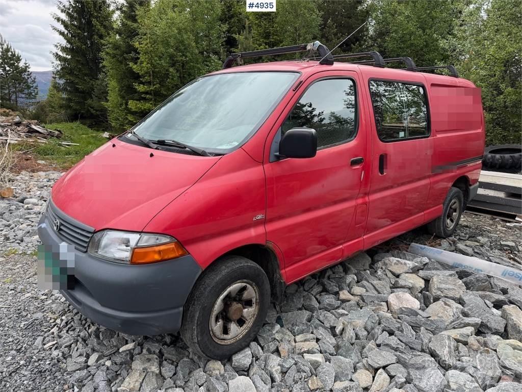 Toyota Hiace 4WD 廂式貨物運輸車