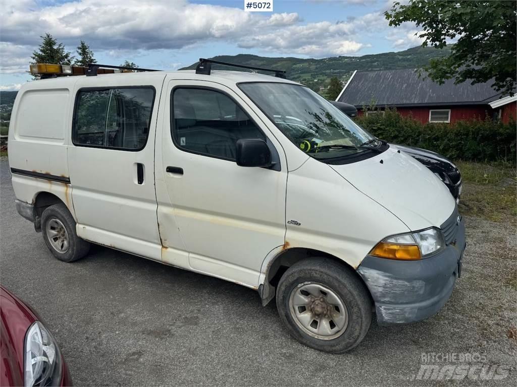 Toyota Hiace 4WD 廂式貨物運輸車