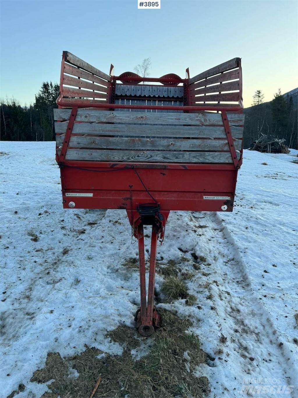 Underhaug 7000 青飼料搬運車