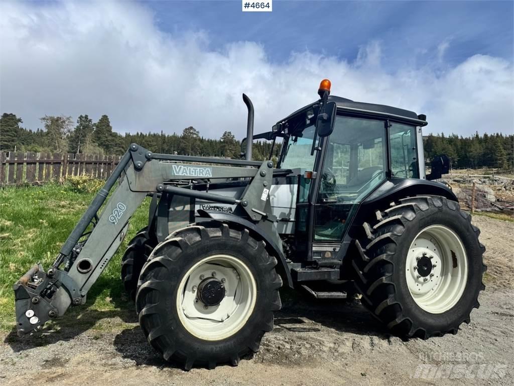 Valtra A85-4 曳引機